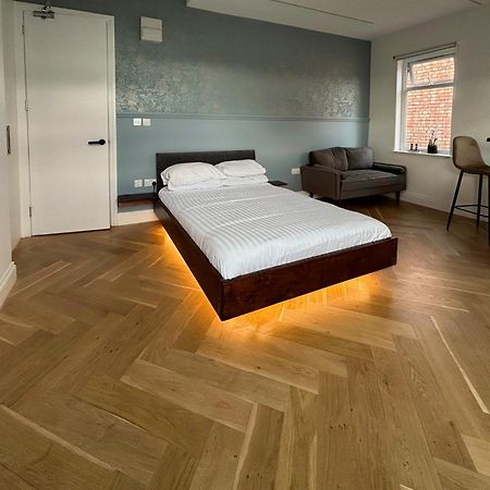 London Studios And Suites Харроу Экстерьер фото