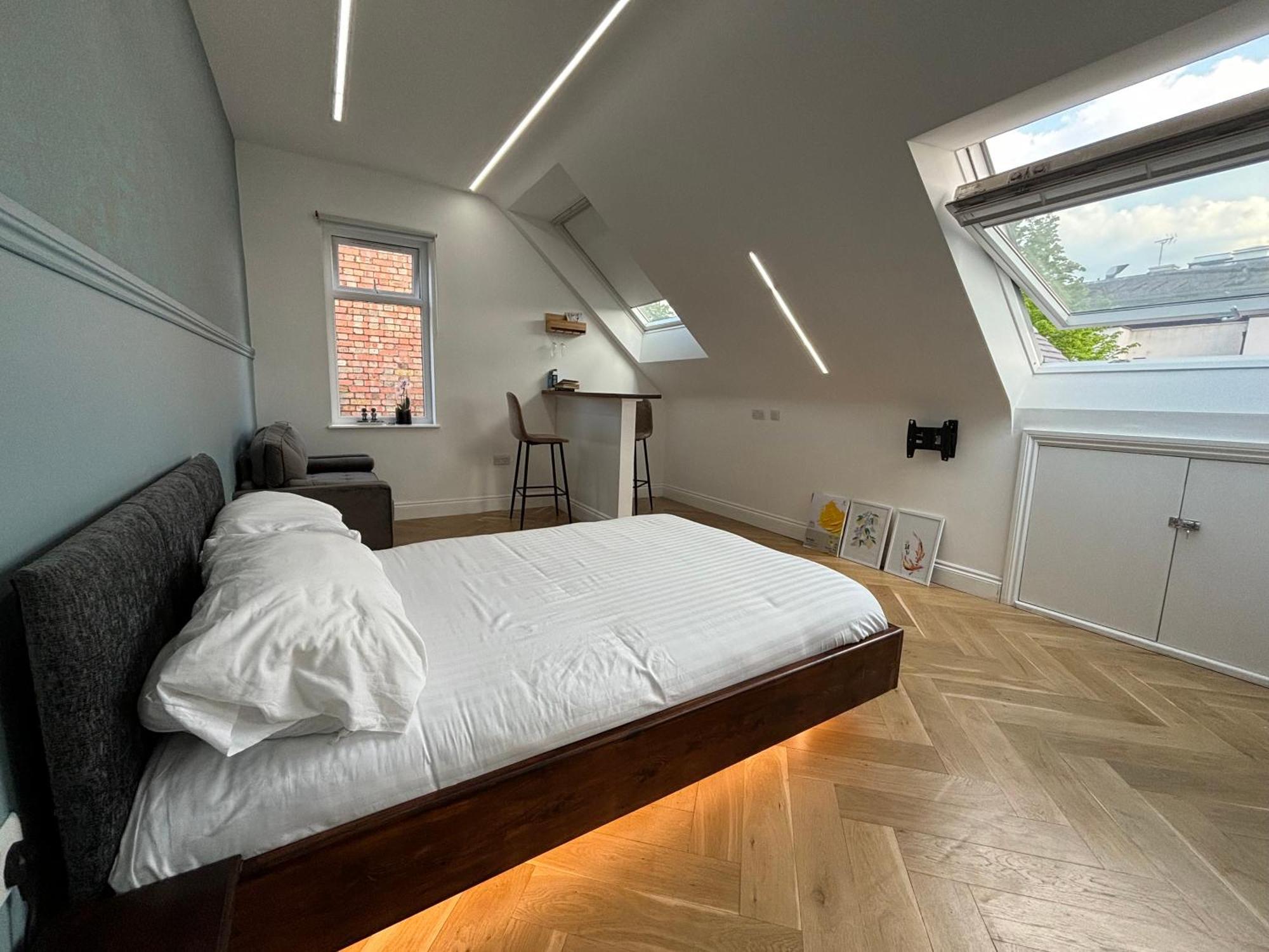 London Studios And Suites Харроу Экстерьер фото