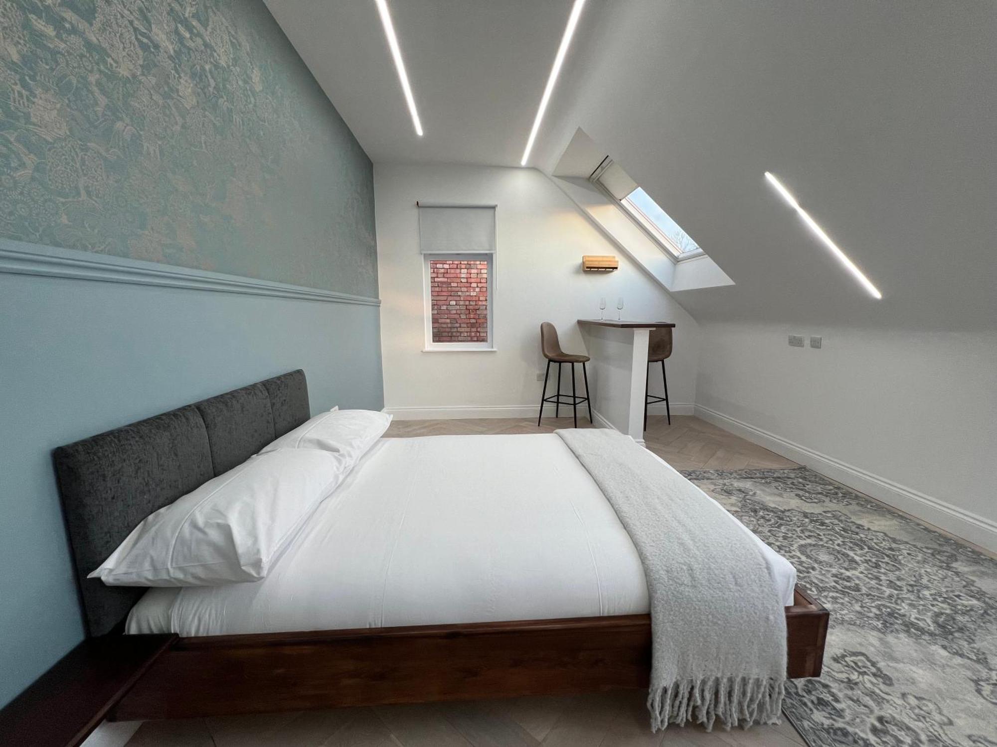 London Studios And Suites Харроу Экстерьер фото