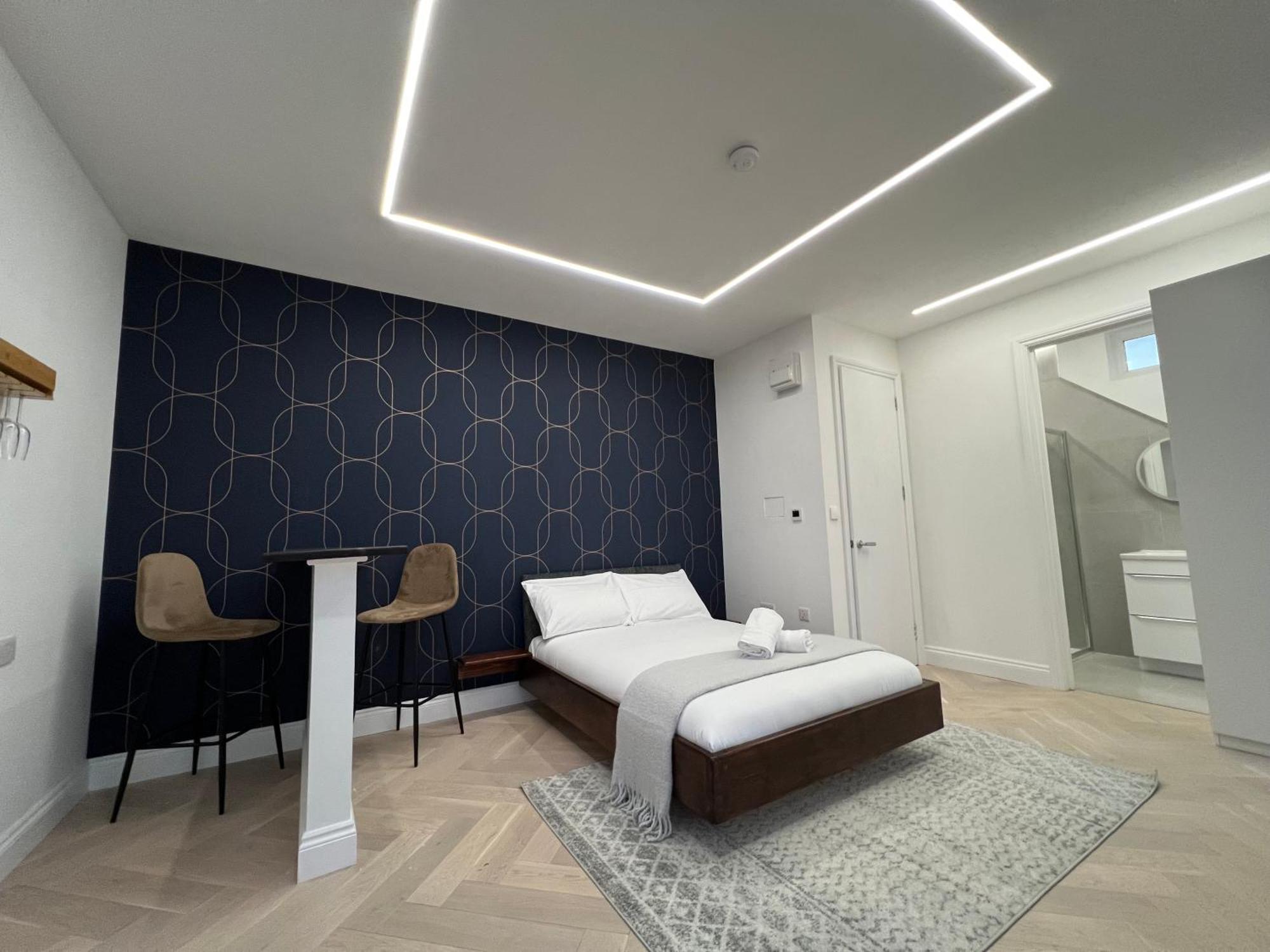 London Studios And Suites Харроу Экстерьер фото