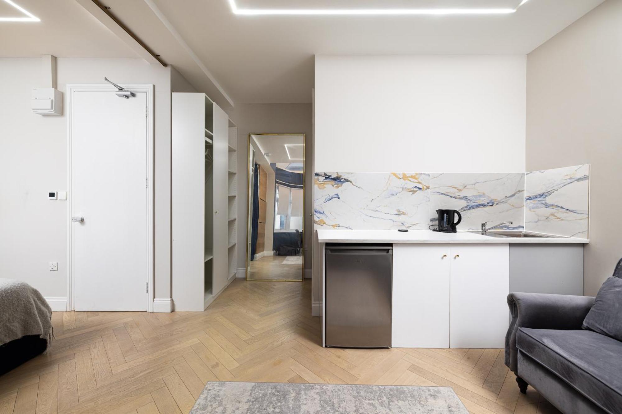 London Studios And Suites Харроу Экстерьер фото