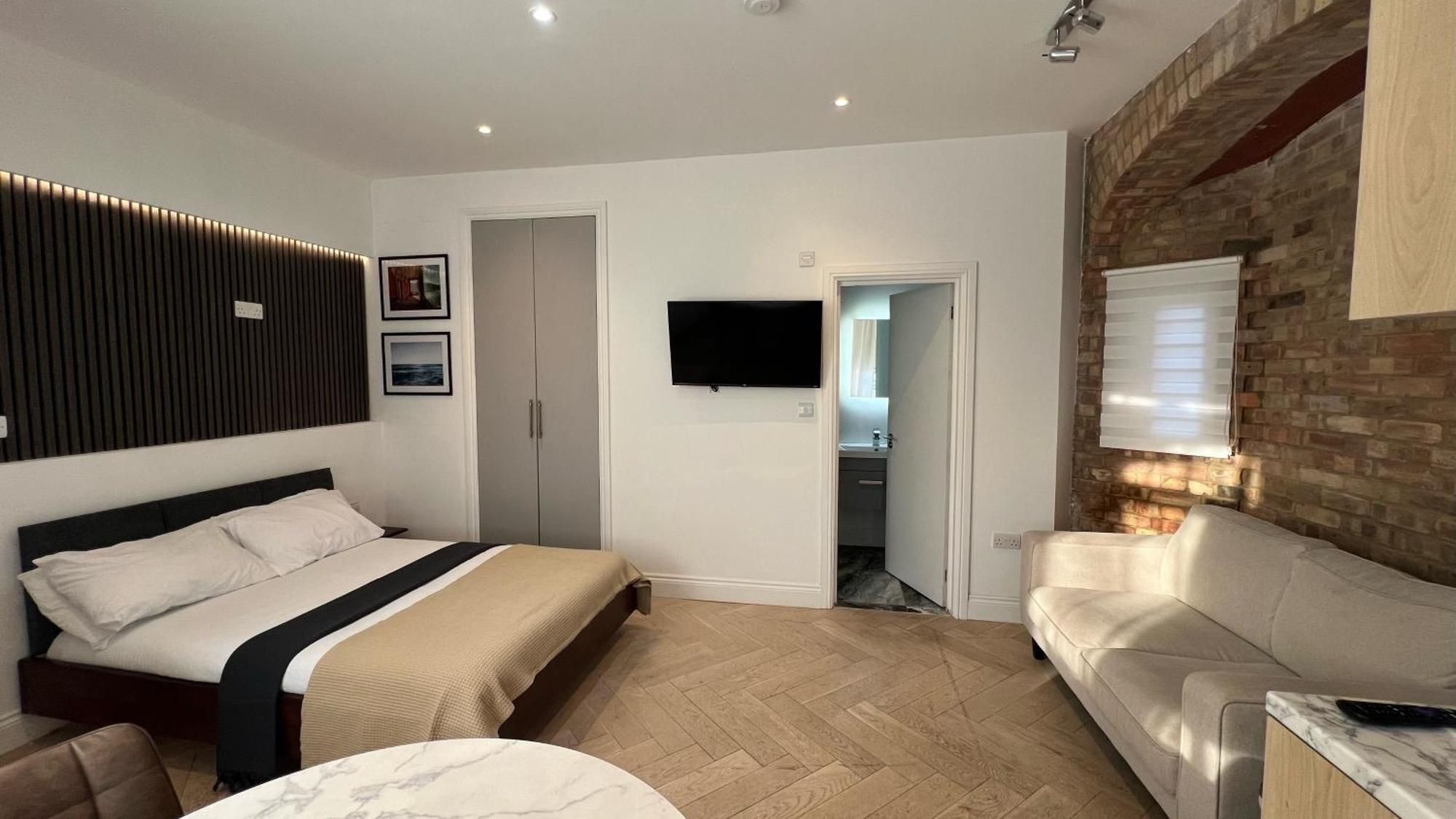 London Studios And Suites Харроу Экстерьер фото